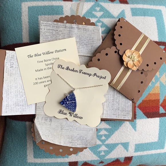 🌈Blue Willow china soldered shard w sterling silver 18” chain. New w wrapping. - Picture 2 of 9